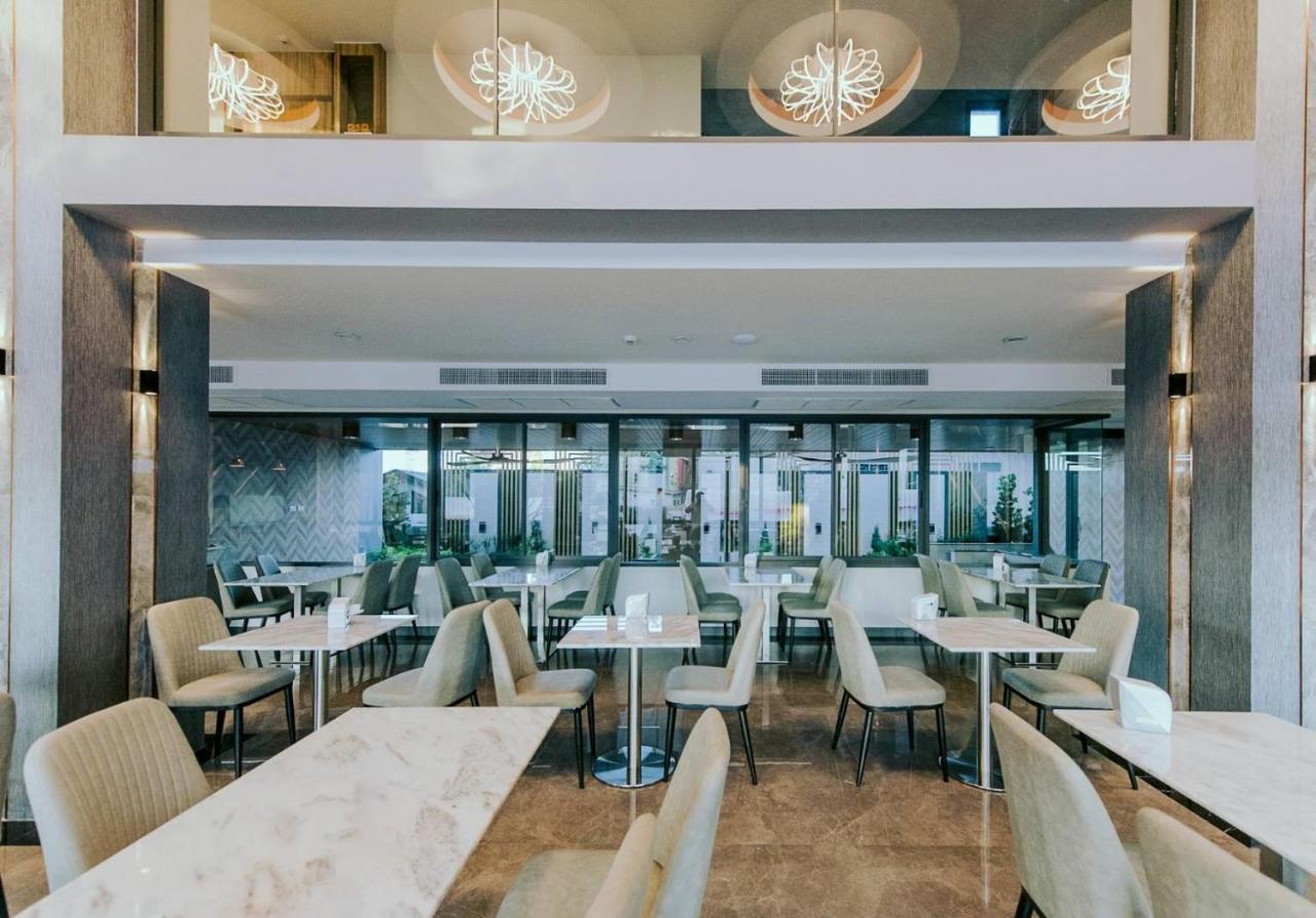 Arista Hotel Ubon Ubon Ratchathani Esterno foto