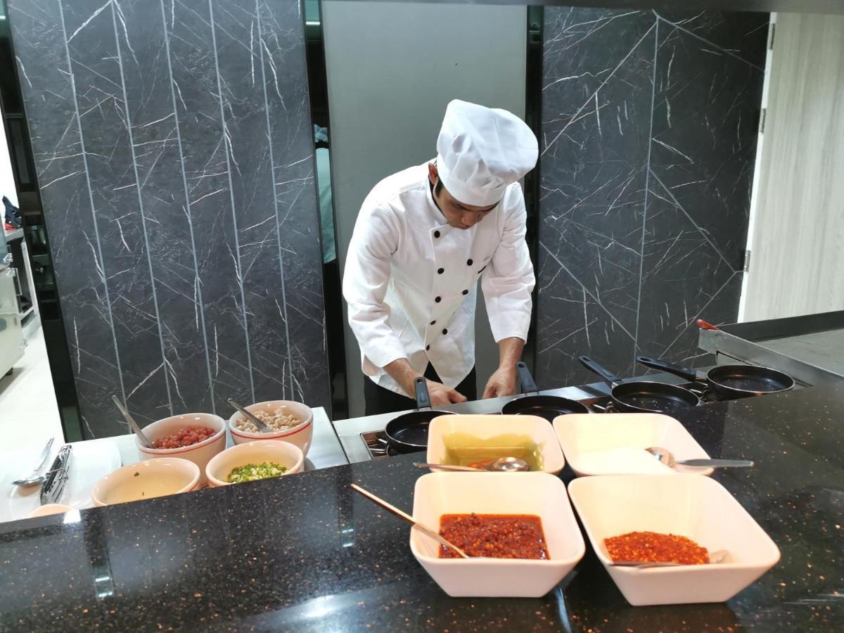 Arista Hotel Ubon Ubon Ratchathani Esterno foto