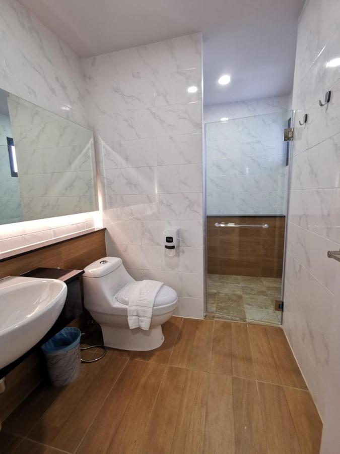 Arista Hotel Ubon Ubon Ratchathani Esterno foto