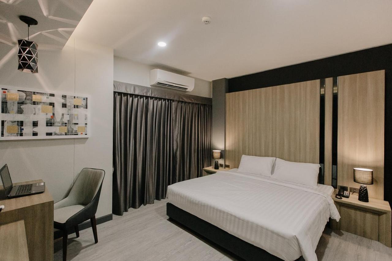 Arista Hotel Ubon Ubon Ratchathani Esterno foto