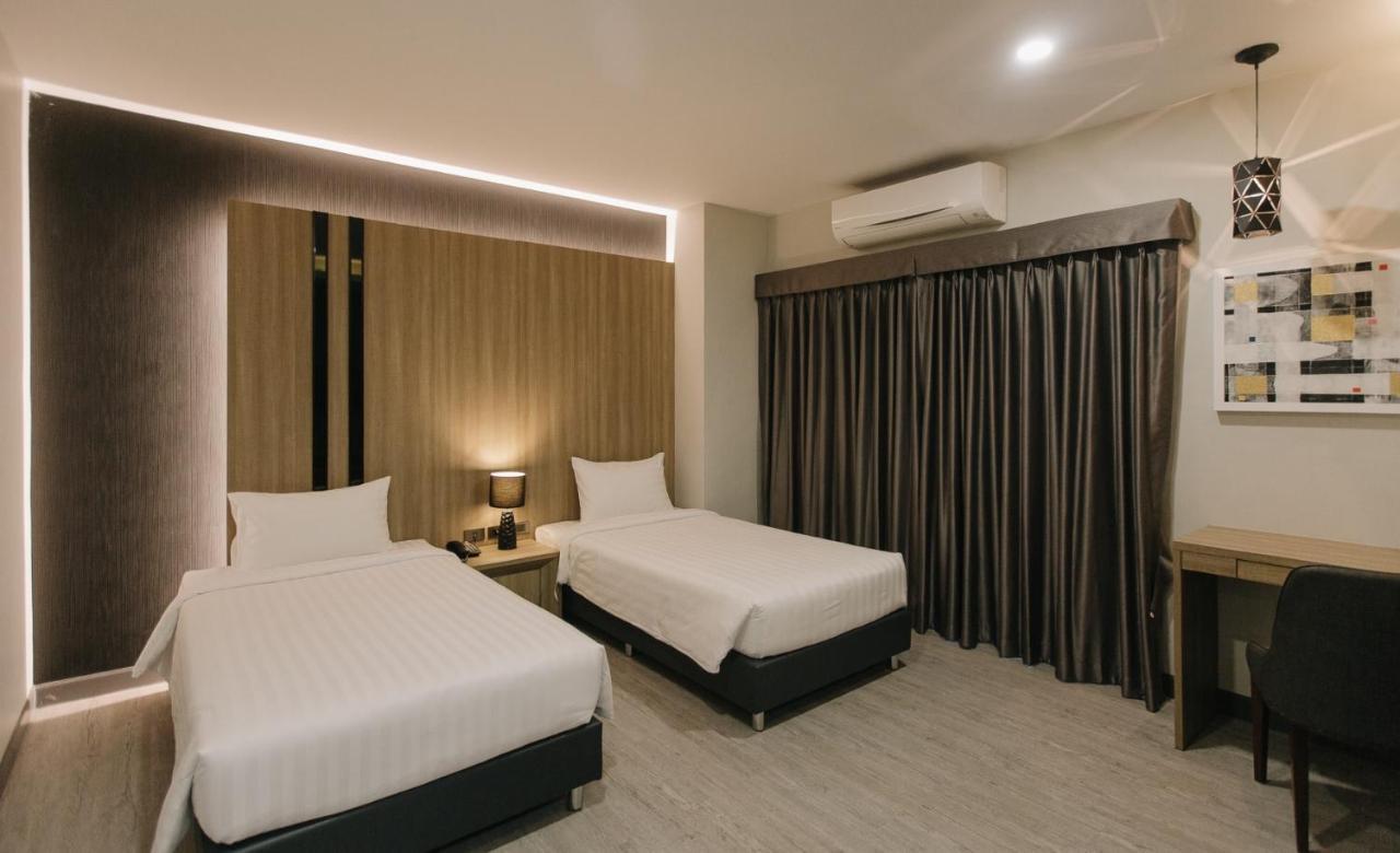 Arista Hotel Ubon Ubon Ratchathani Esterno foto