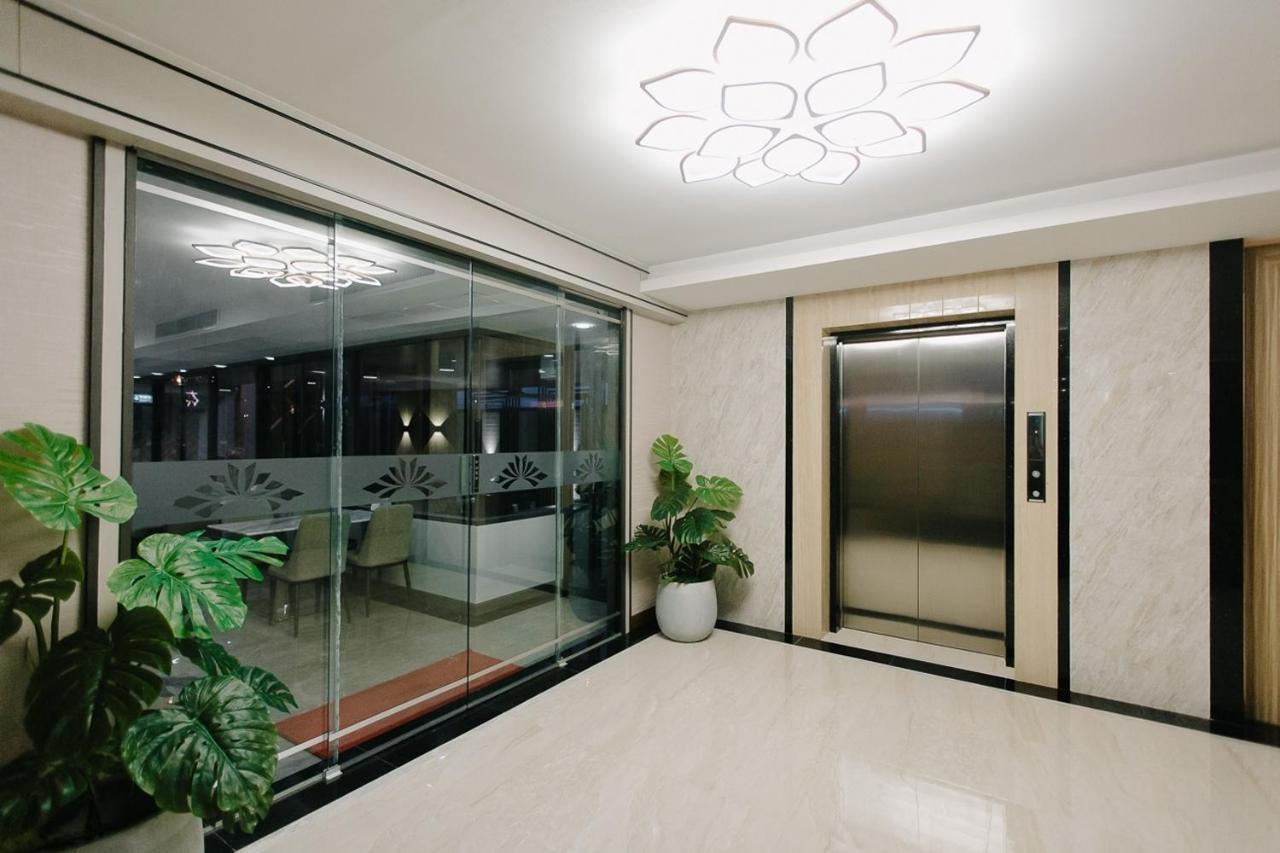 Arista Hotel Ubon Ubon Ratchathani Esterno foto