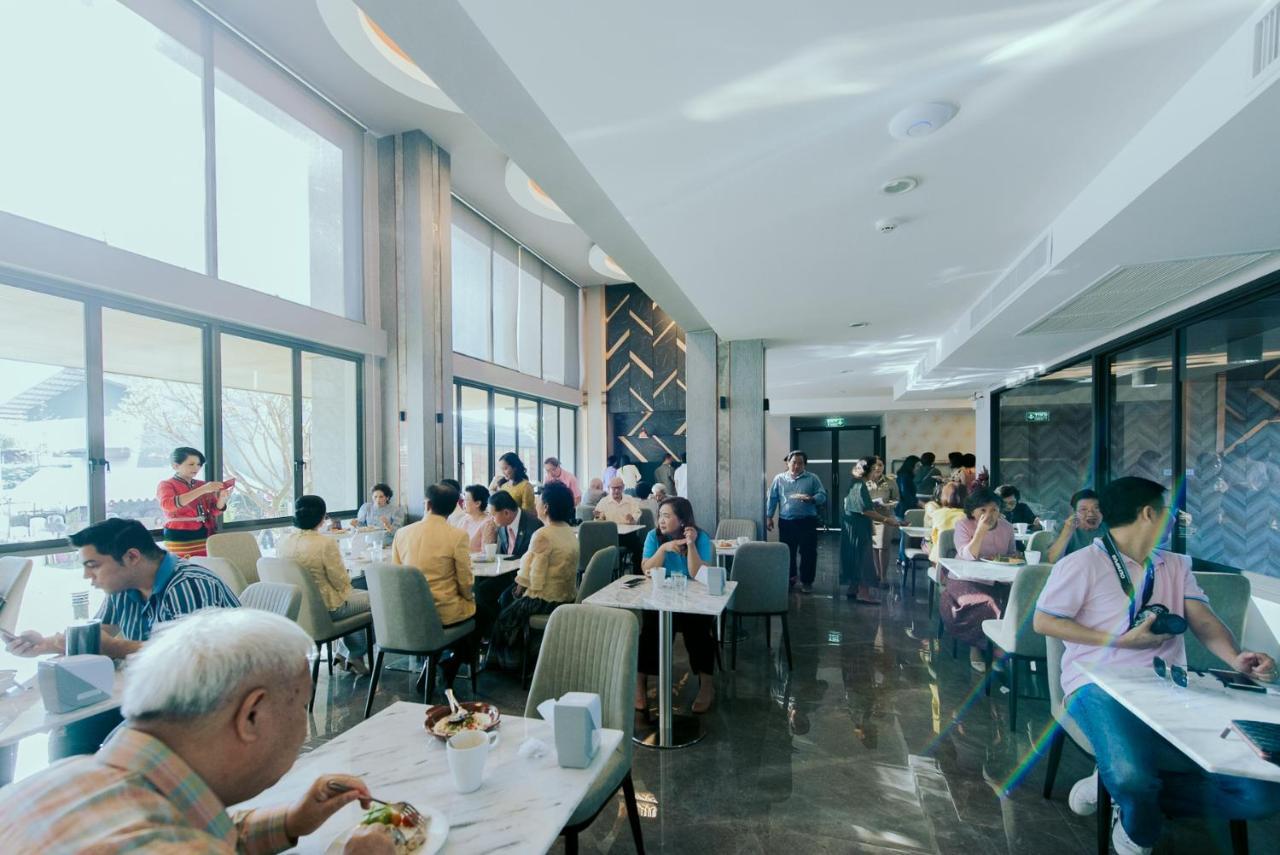 Arista Hotel Ubon Ubon Ratchathani Esterno foto